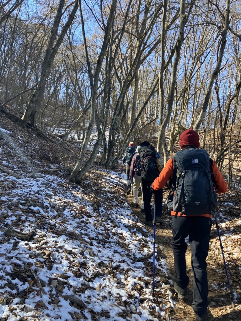 山頂へ向かって
