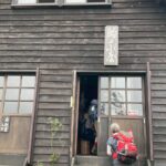 駒の小屋入り口