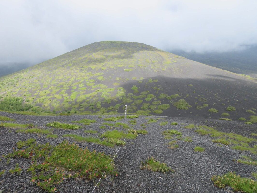 下塚から見た上塚