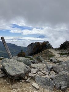 金峰山山頂から望む富士 　 (撮影:manul) 　
