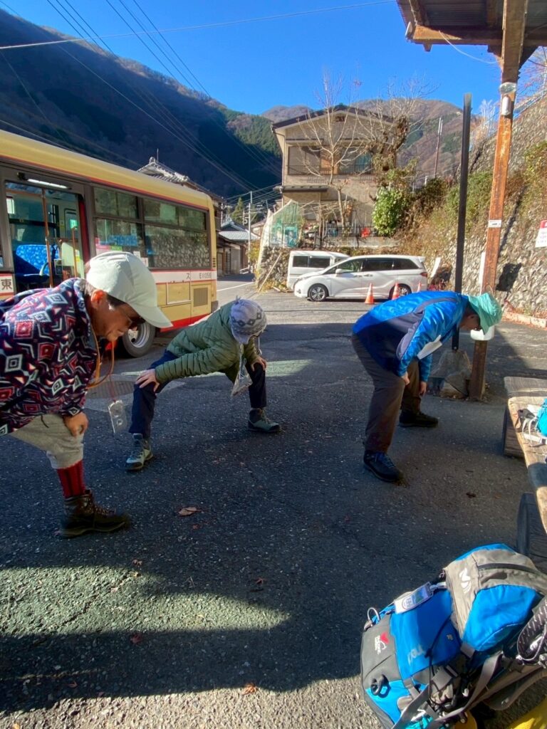 続いて準備運動　(撮影: moru) 