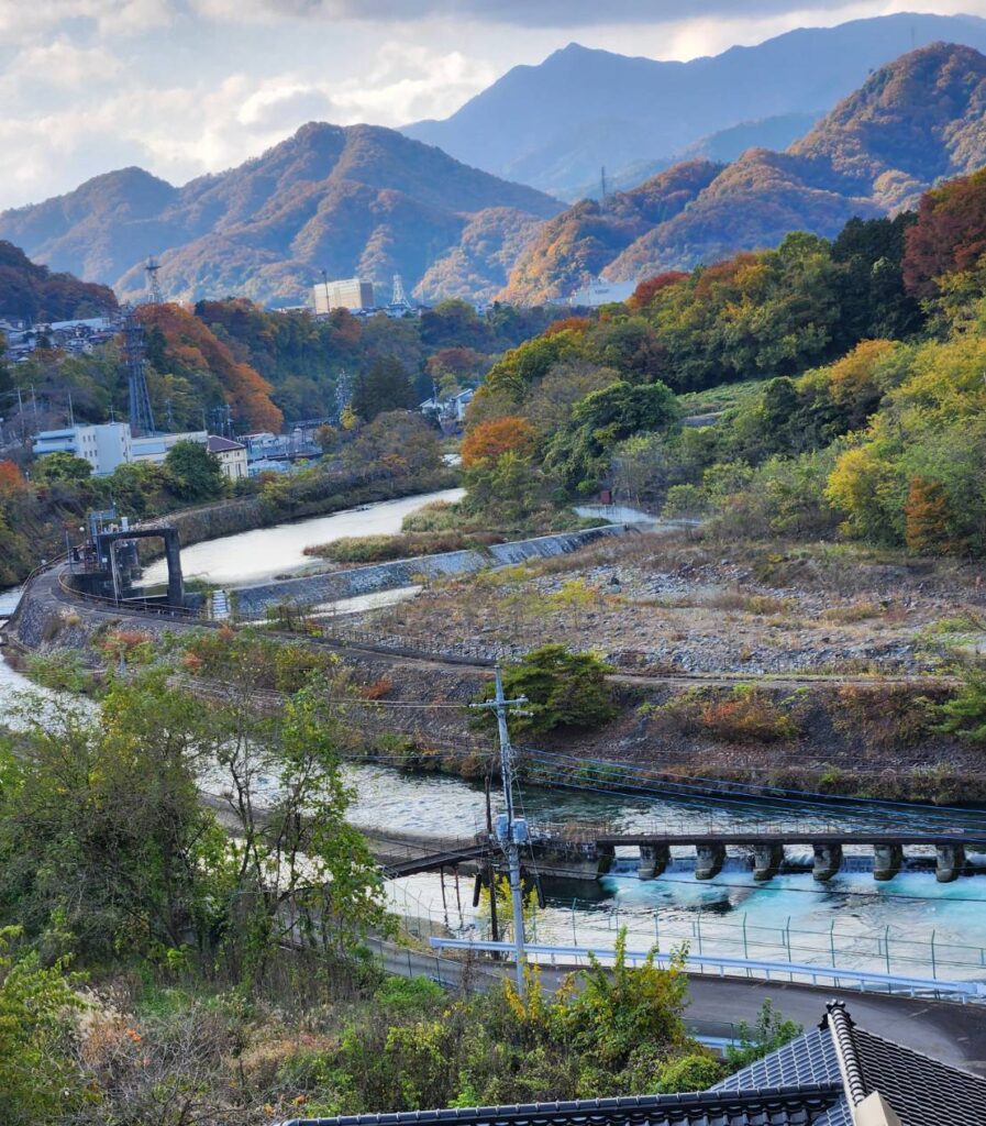 駒橋発電所排水路付近からの眺め（撮影tanta）