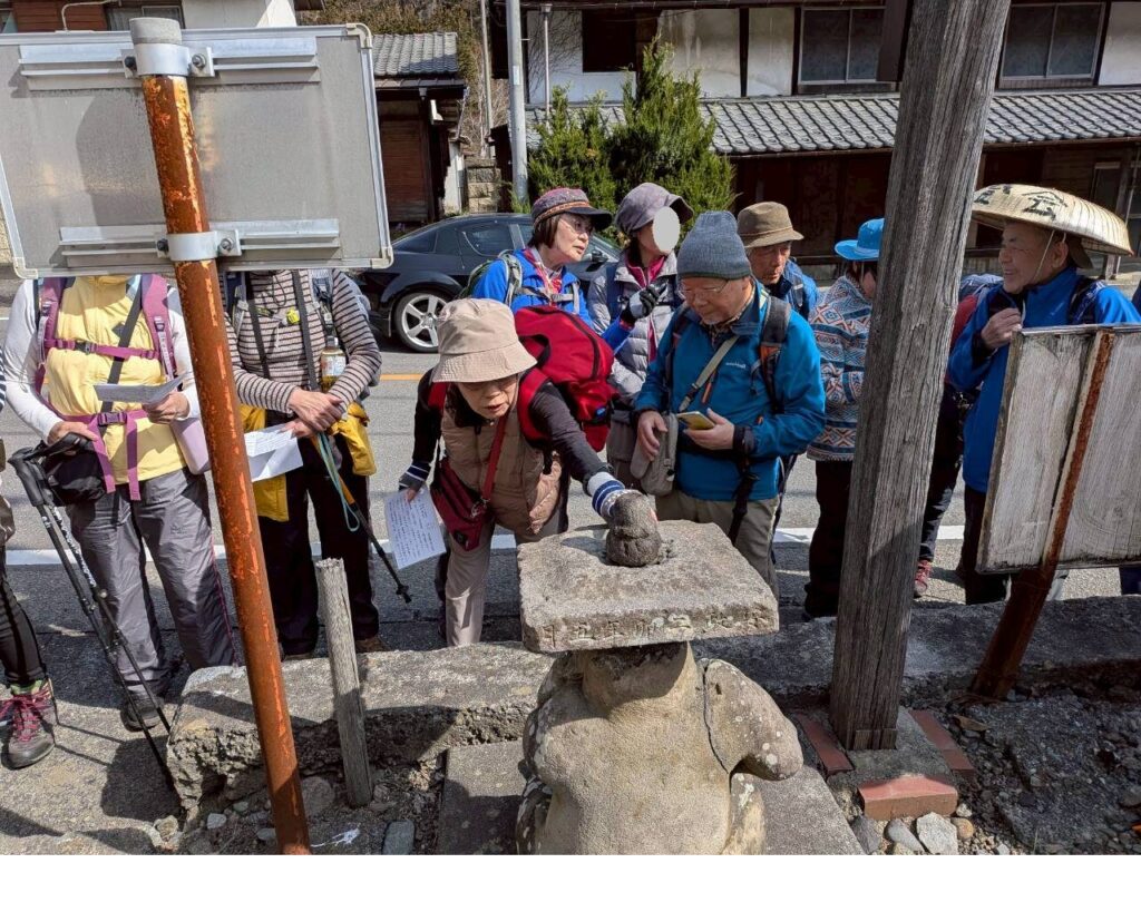 四角い笠を被っている地蔵は珍しい（撮影Yukio）